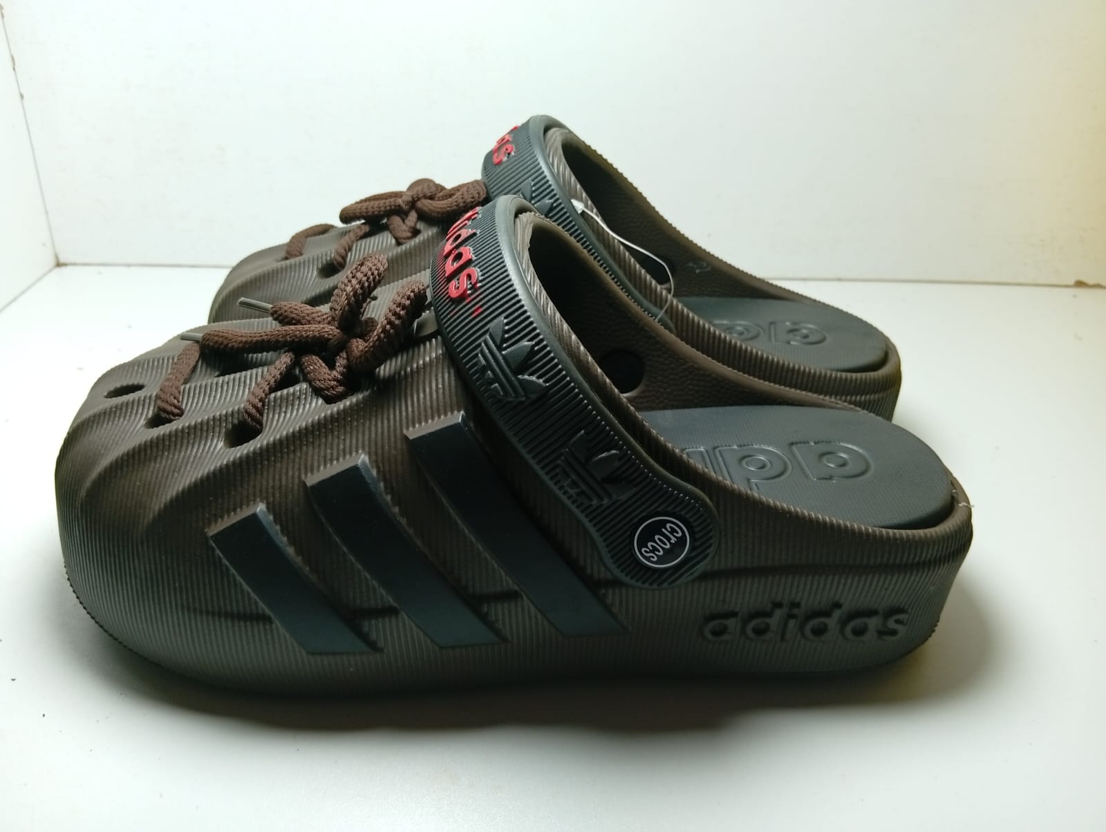 adidas (Brown)