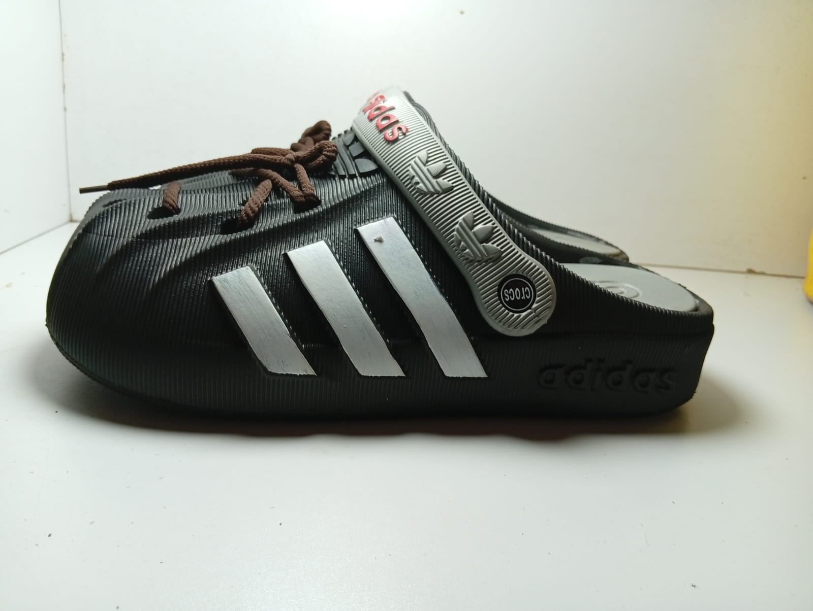adidas (Black)